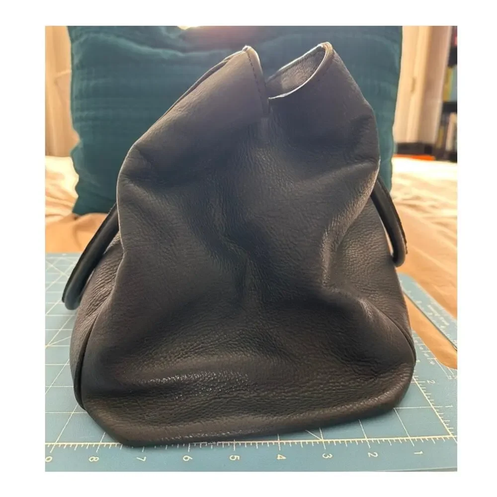 Kate Spade Cobble Hill Leslie Large Leather Purse Tote Navy Blue Gold Hardware